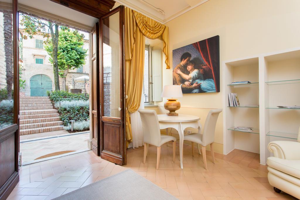Palazzo Gentili Apartment Сан Северино Марке Екстериор снимка
