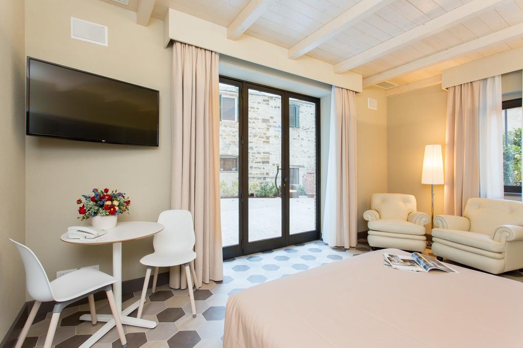 Palazzo Gentili Apartment Сан Северино Марке Екстериор снимка