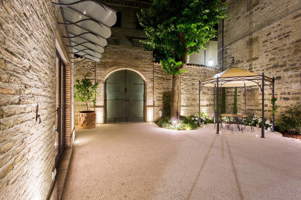 Palazzo Gentili Apartment Сан Северино Марке Екстериор снимка
