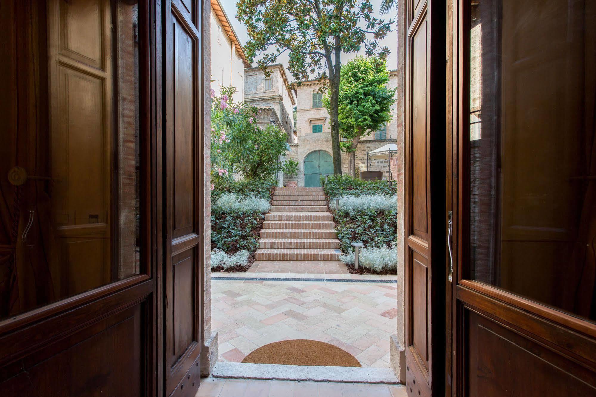 Palazzo Gentili Apartment Сан Северино Марке Екстериор снимка