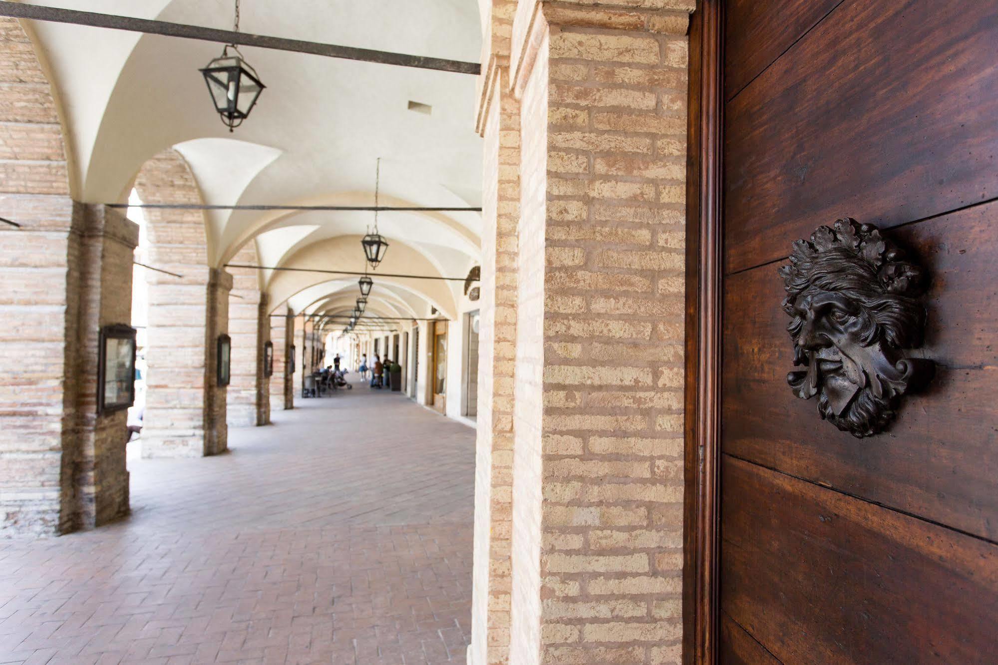 Palazzo Gentili Apartment Сан Северино Марке Екстериор снимка