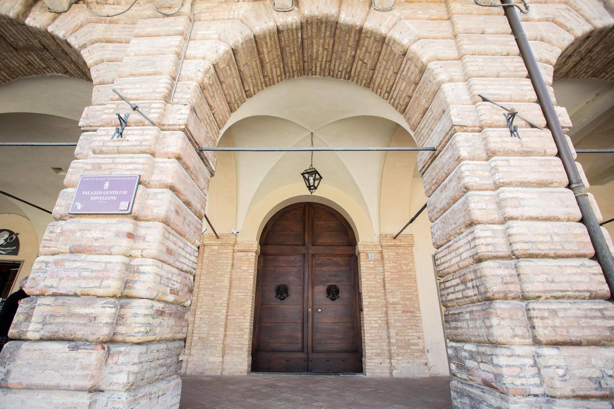 Palazzo Gentili Apartment Сан Северино Марке Екстериор снимка
