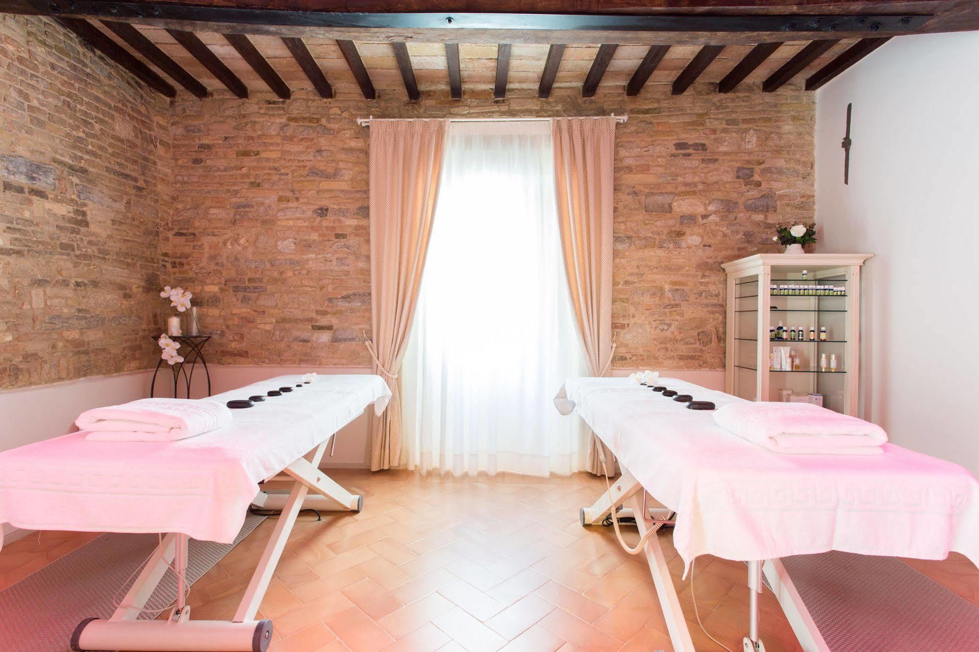 Palazzo Gentili Apartment Сан Северино Марке Екстериор снимка
