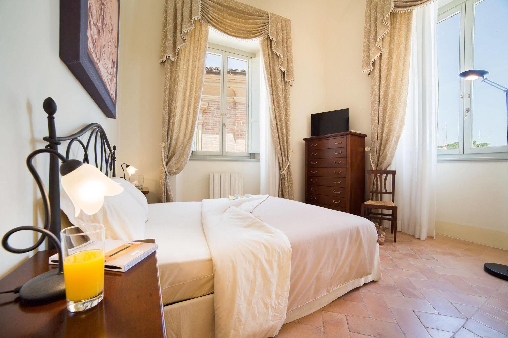Palazzo Gentili Apartment Сан Северино Марке Екстериор снимка
