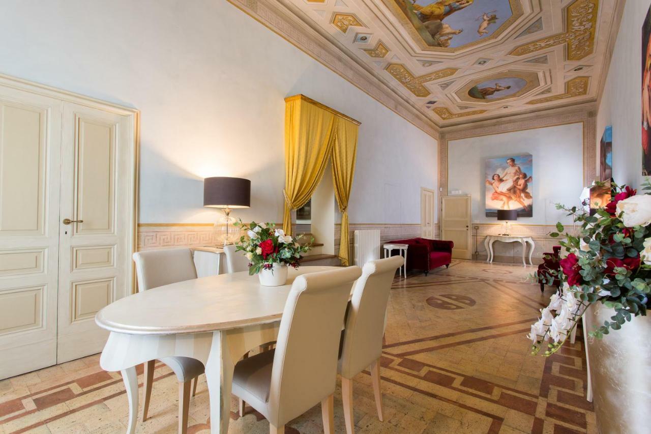 Palazzo Gentili Apartment Сан Северино Марке Екстериор снимка
